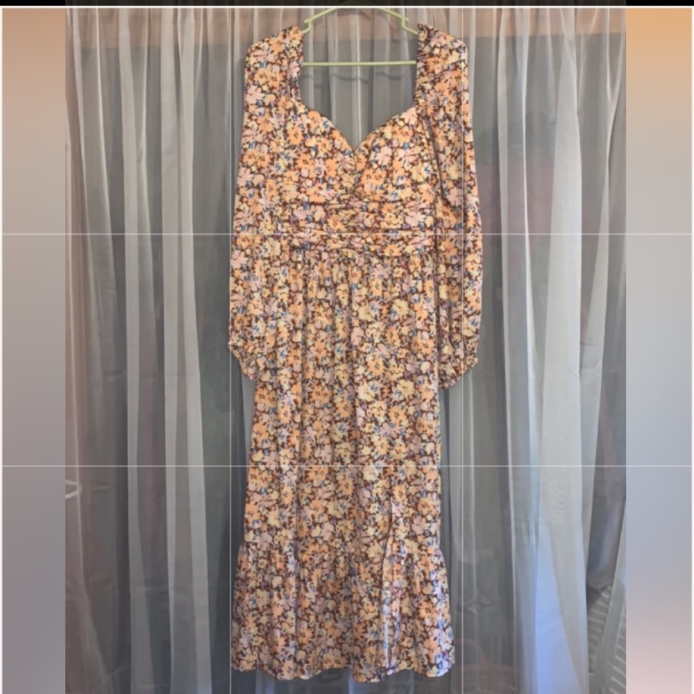 MIDI length long sleeve, floral pattern, built in cups